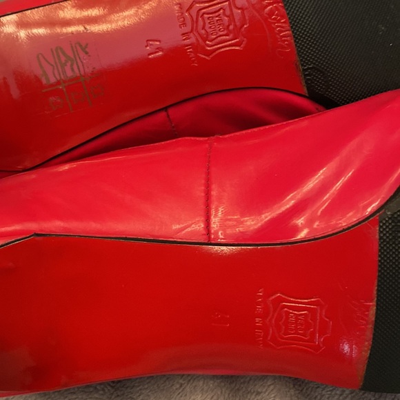 I never wore these. I bought off of ebay. Great pumps pink/res color 85mm - Picture 3 of 6